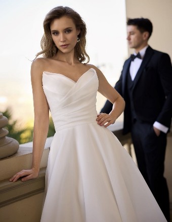 Randy Fenoli Janine LAST CHANCE #2 default Diamond White thumbnail