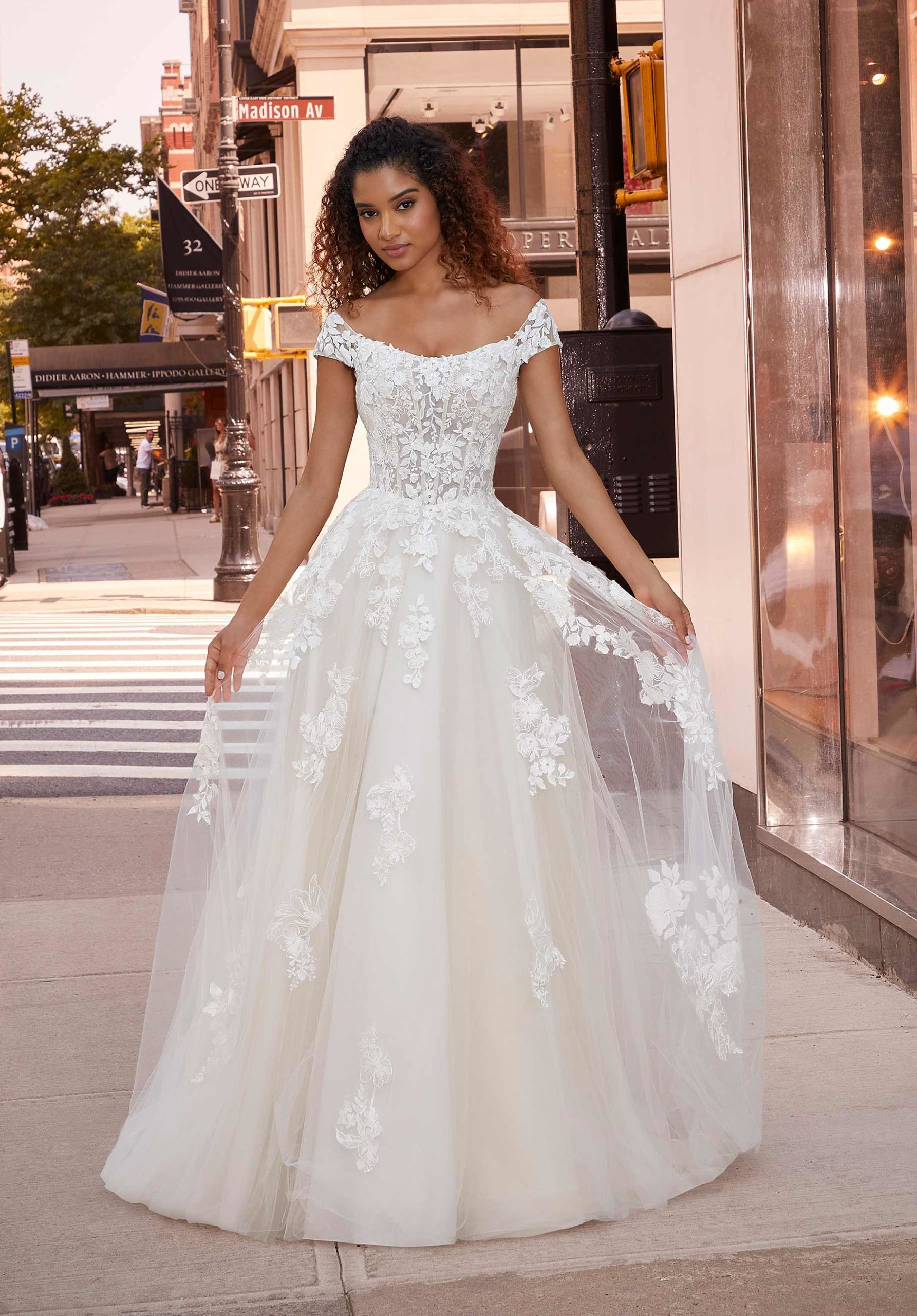 Long Formal Wedding Dresses For Bride With Lantern Sleeve, Bridal Dress  Sexy Tube Top Dress, Luxury Off Shoulder Ball Gown Princess Wedding  Photos,champagne-M : Amazon.ae: Fashion